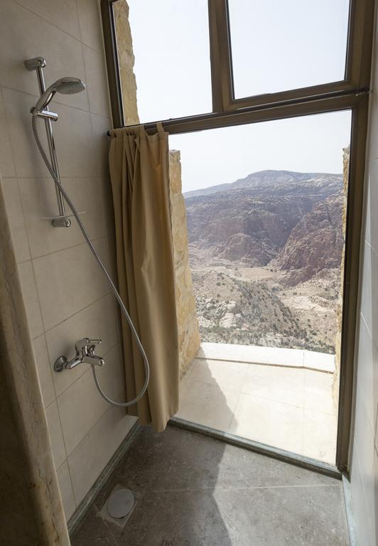 Dana Guesthouse 3*